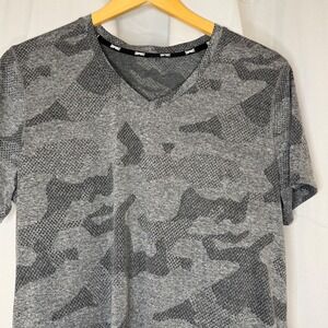 Tapout WWE Official Merchandise V-Neck Athletic T-Shirt Camo‎ Gray Adults Size L
